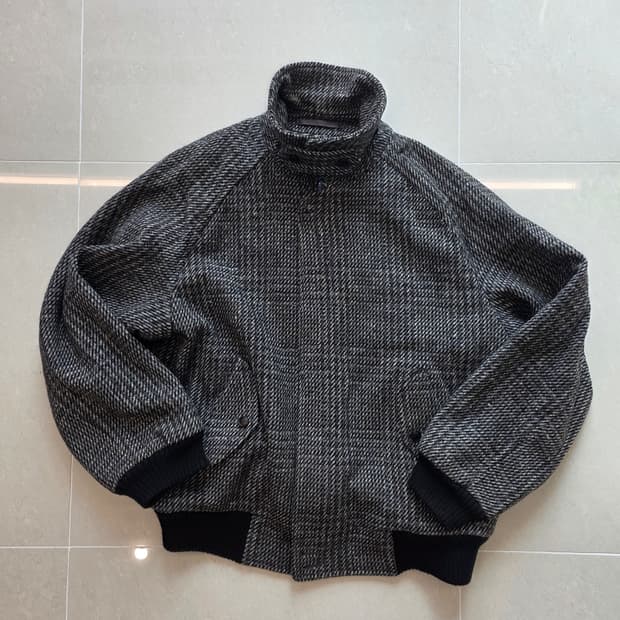 버버리 울 트위드 헤링턴 자켓