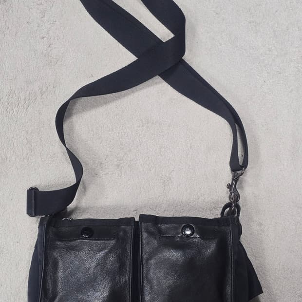 A.I.P 레더 콤비 크로스백