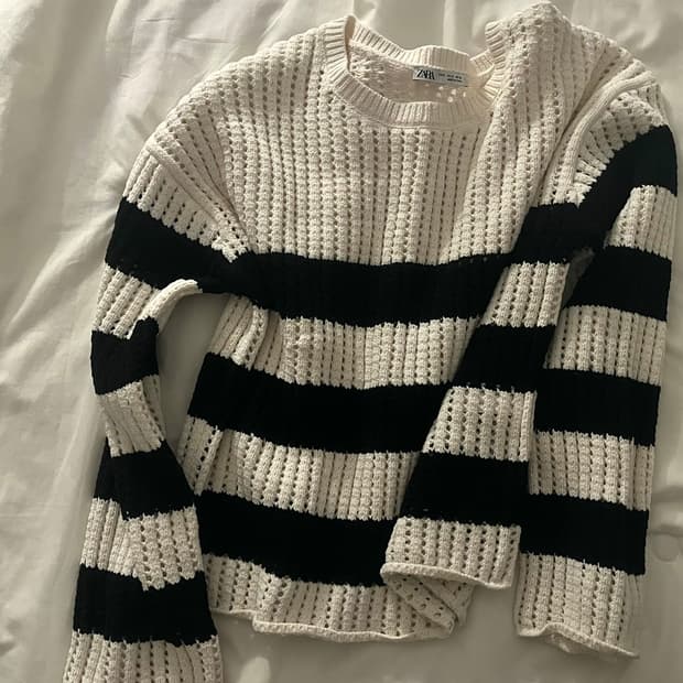ZARA 스트라이프 니트 (셔닐 스웨터 스웨트 셔츠)