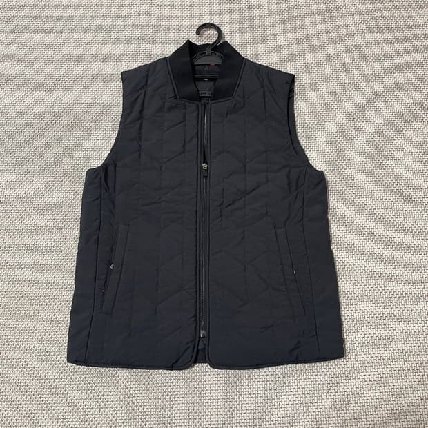 질스튜어트 경량 패딩조끼 6406