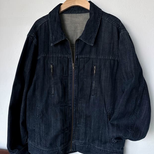 Denim loose silhouette trucker jacket
