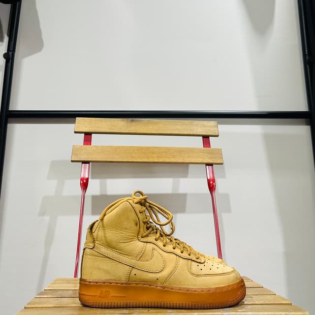 230) 나이키 운동화 여성 여자  에어포스1 하이 된장 스웨이드