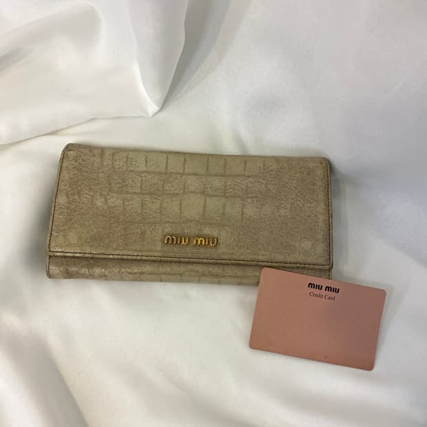 미우미우 엘리게이터 패턴 코팅 레더 장지갑