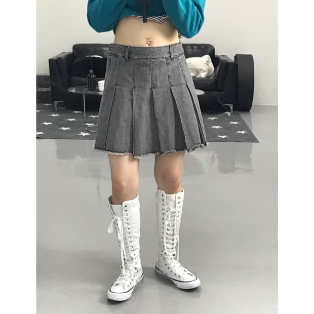 Gu Pleated Denim Mini Skirts 