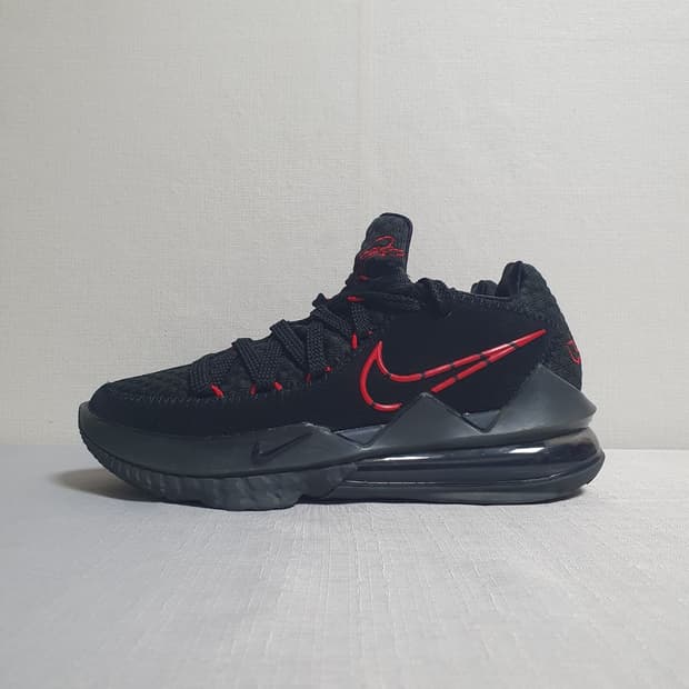 나이키 르브론 17 로우 브레드 블랙 유니버시티 레드 235mm