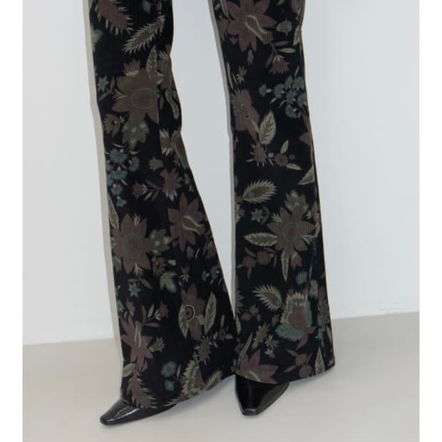 GBH 어패럴 플라워 코듀로이 골덴 부츠컷 팬츠 캐피탈