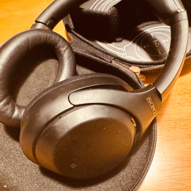 소니 WH-1000XM4