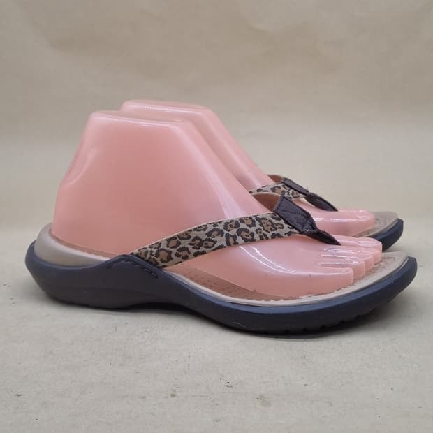 크록스 레오파드 여성 쪼리 240