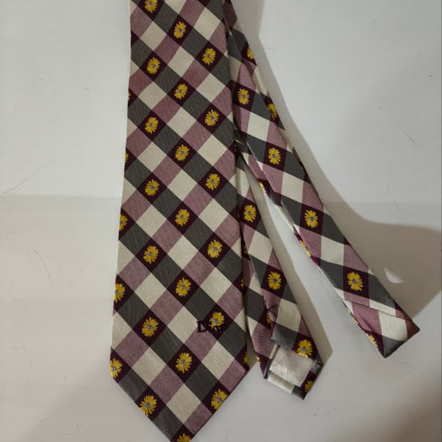 크리스찬디올 플라워 넥타이