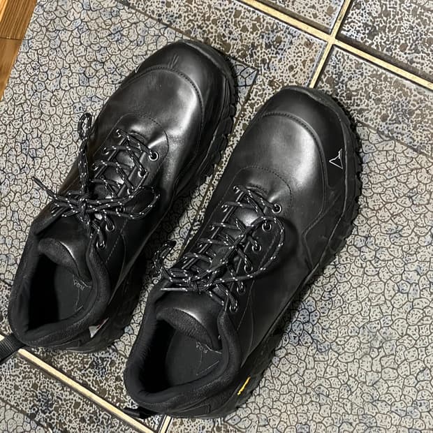 로아 블랙 닐 스니커즈 44