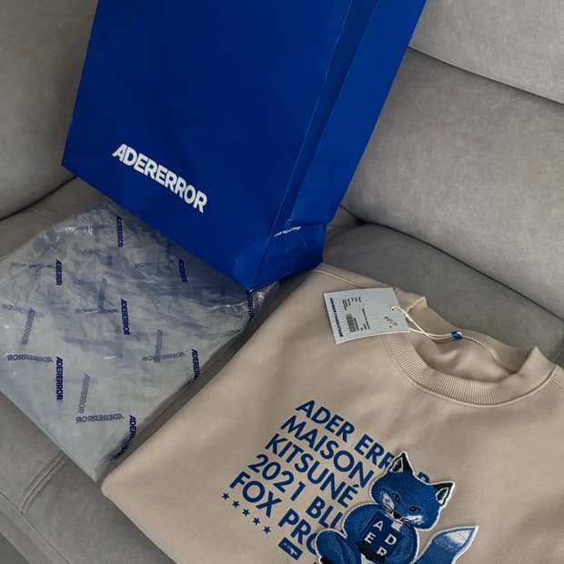 아더에러 메종키츠네 a3 맨투맨