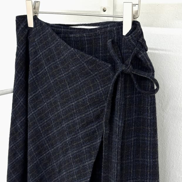 Wool tweed straight wrap skirt