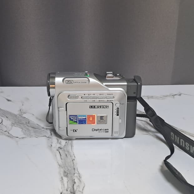 삼성 미니DV 6mm 디지털 캠코더 VM-D730