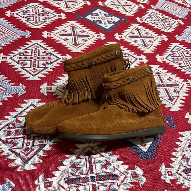 Minnetonka . 프린지 웨스턴 부츠