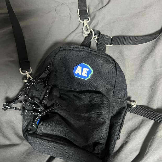 아더에러 스톤로고 미니백 19FW