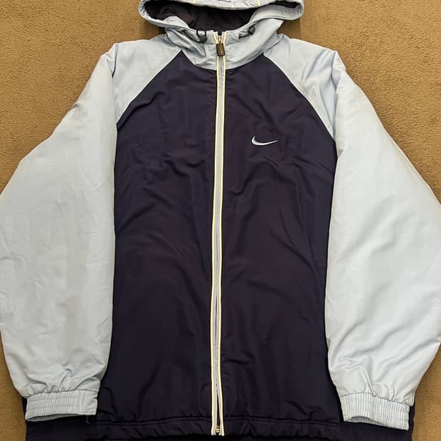 나이키 올드스쿨 누빔 자켓 처분 