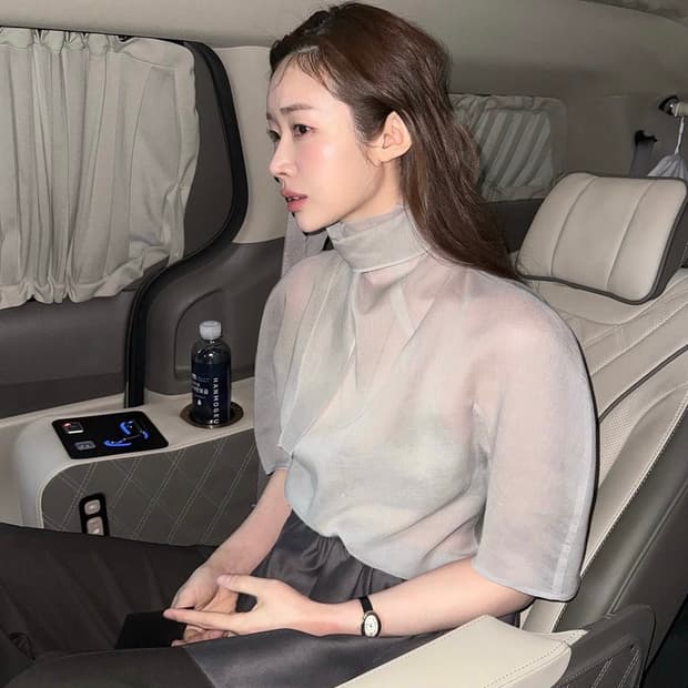 아모멘토 knotted collar top, grey