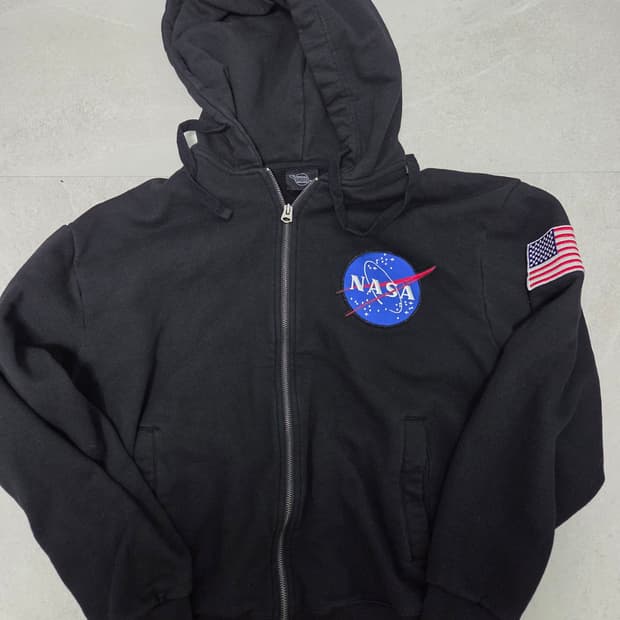 시에로 (siero) X NASA 콜라보 블랙 후드 집업
