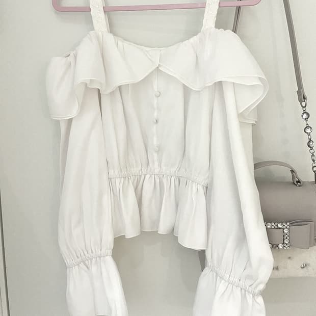LIZ LISA white blouse