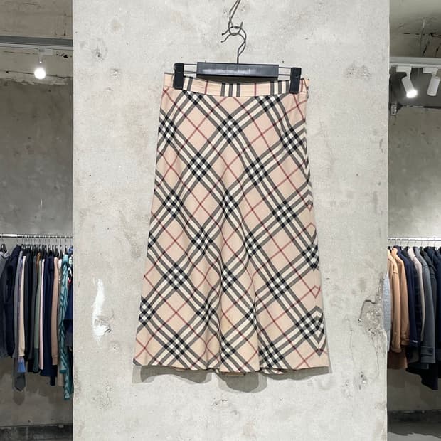 버버리 베이지 노바체크 미디스커트