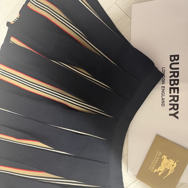 버버리 플리츠 울 블렌드 스커트