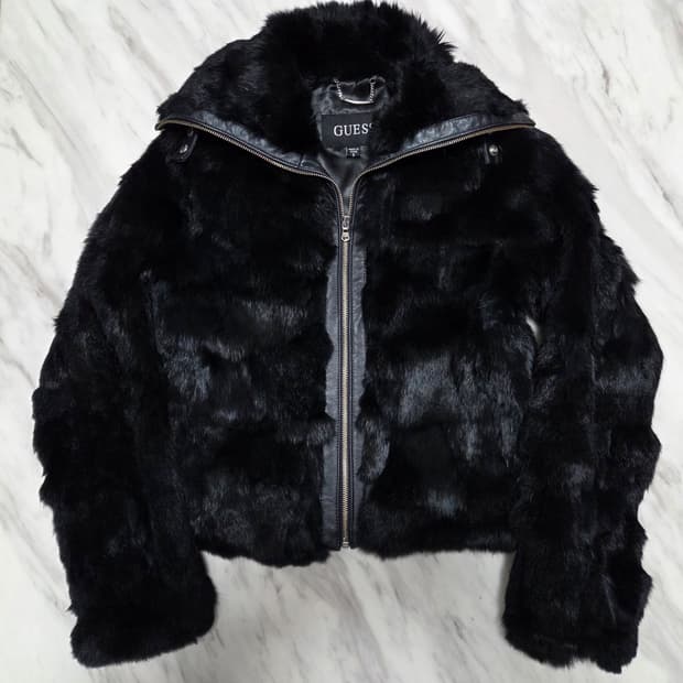 게스 블랙 퍼 자켓