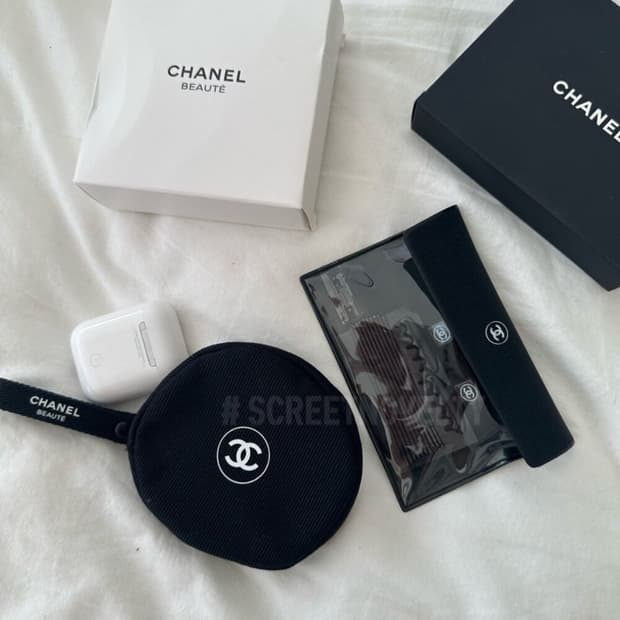 샤넬뷰티  블랙원형 미니파우치 동전지갑 스트랩 