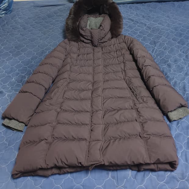 벨라디터치 폭스퍼 구스다운 슬림핏 롱패딩 다크브라운 (55)