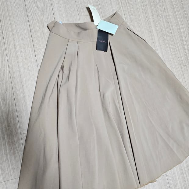 폴스미스 블루라벨 베이지 울 스커트 38사이즈