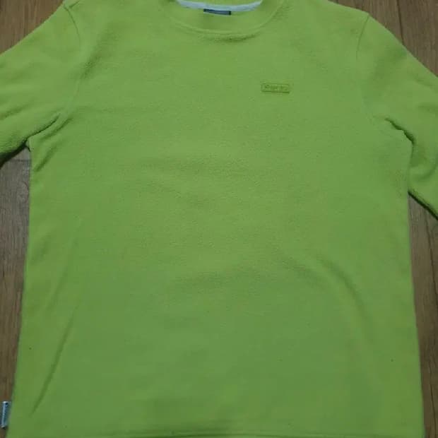 디스커버리 라운드티 95~100 사이즈입니다