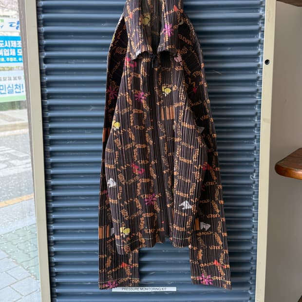 플리츠 플리즈 그래픽 플리츠 자켓