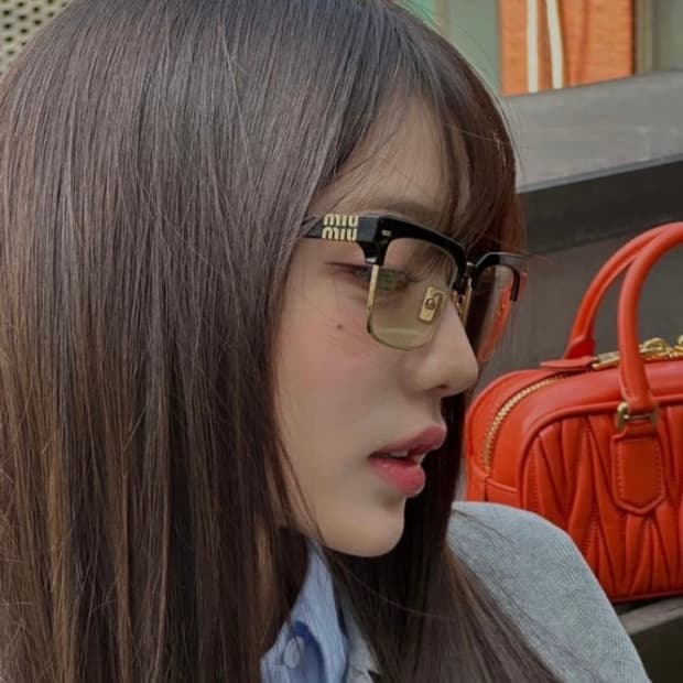 [os] 미우미우 런웨이 안경 장원영 착용