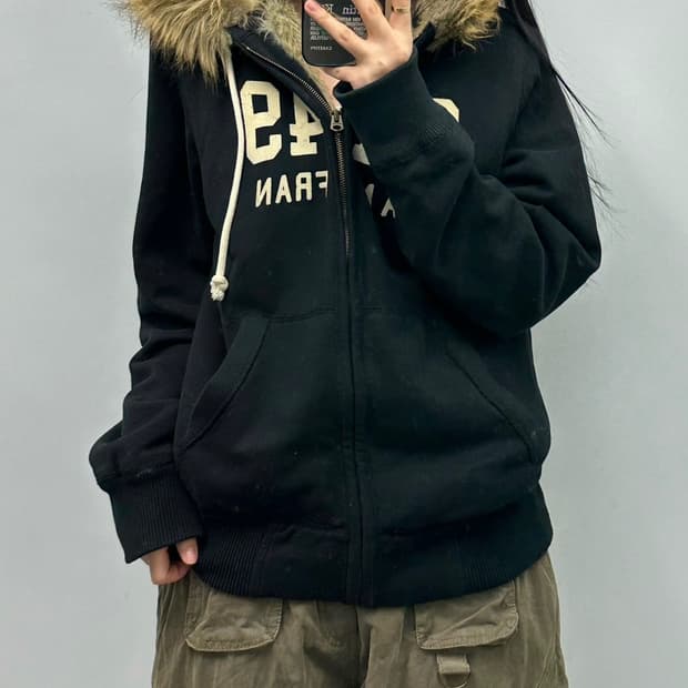 후아유 y2k 와투케 블랙 울프죠 후드집업