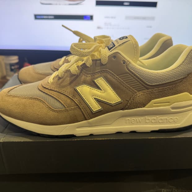 뉴발란스 997h 브라운 270사이즈 새상품 팝니다.