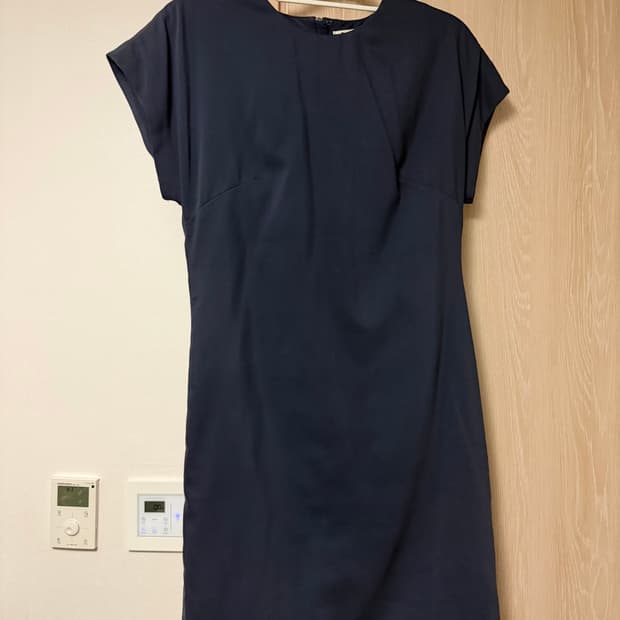 아크네 네이비원피스