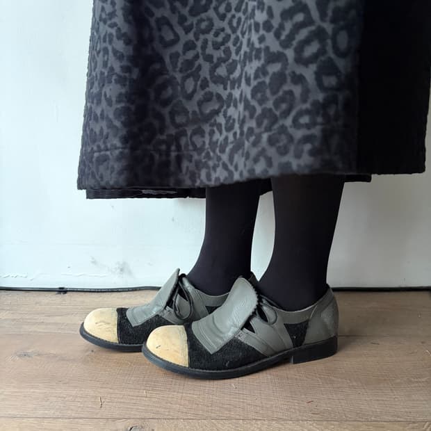 Leather Line Detail Shoes