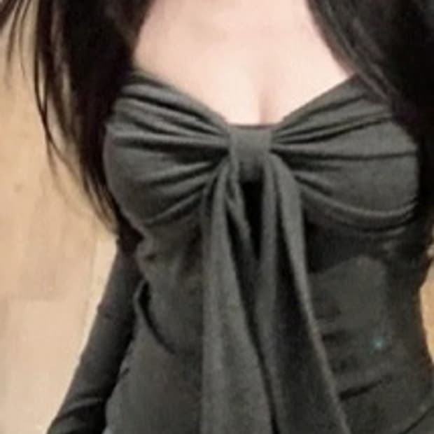 리본 포인트 티셔츠