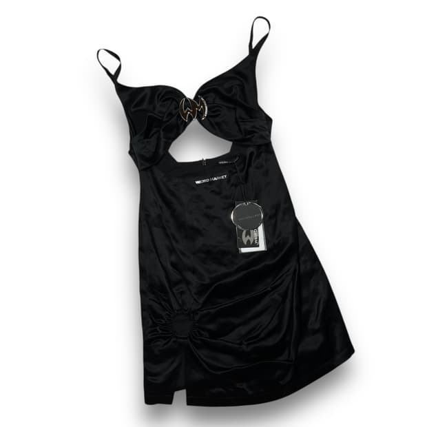 위어드 마켓 락시크 메탈 로고 글로시 드레스