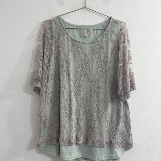 n’Or layered blouse top