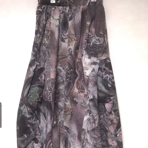 미스치프 익시디드 씬 스커트