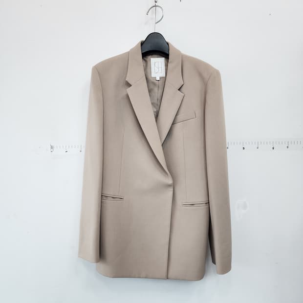 시에 베이지색 기본핏 블레이저 자켓