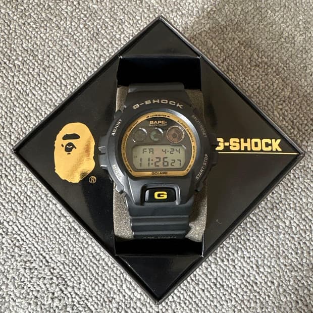 카시오 지샥 X 베이프 DW-6900 'GO! APE' 25주년 시계