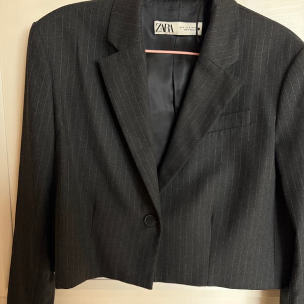 ZARA 자라 핀스트라이프 크롭 블레이저