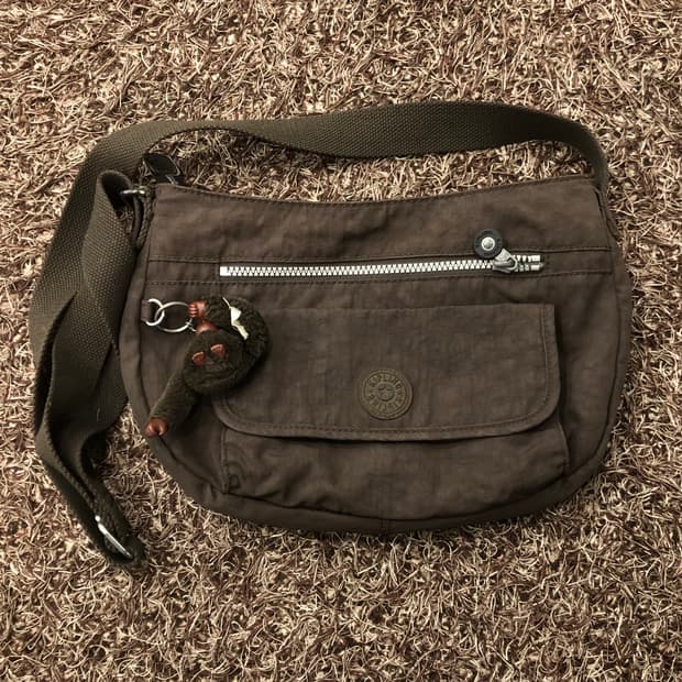 키플링 브라운 크로스백