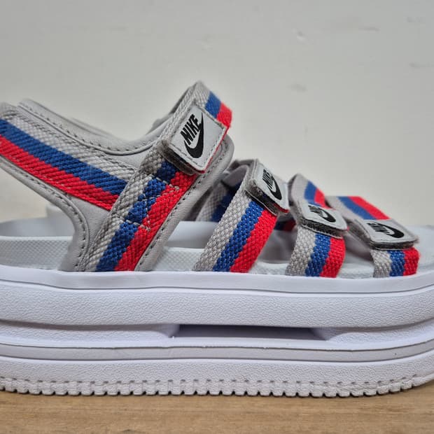 나이키 여성 샌등 240