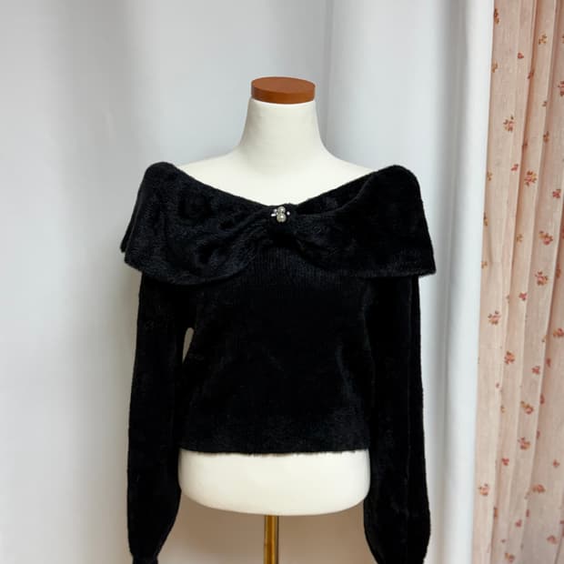 빈티지 리본 퍼 오프숄더 니트