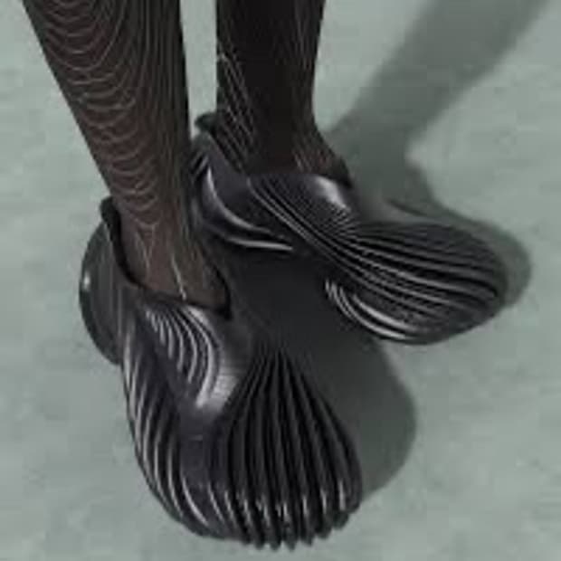 얼라이브폼 아르미스 로우