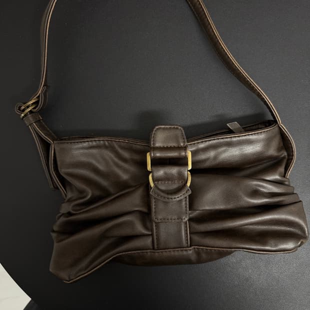 자라 브라운 숄더백