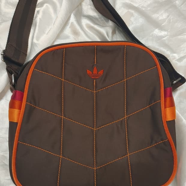 아디다스 크로스 백