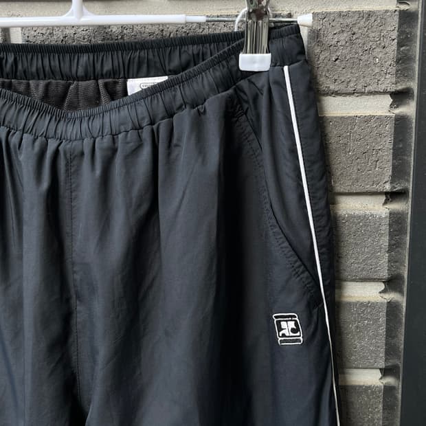 COURREGES 꾸레쥬 로고 트랙팬츠 블랙